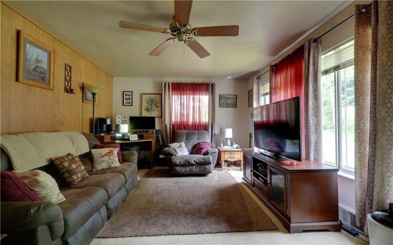 557 Toms Run, New Freeport, 15352, ,Multi-unit,For Sale,Toms Run,1691227
