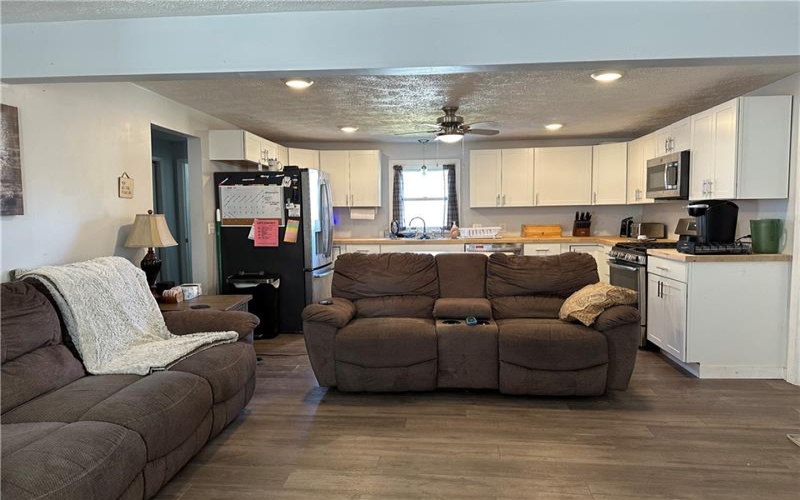 15 Indiana Avenue, Avonmore, 15618, 2 Bedrooms Bedrooms, 6 Rooms Rooms,1 BathroomBathrooms,Residential,For Sale,Indiana Avenue,1691261