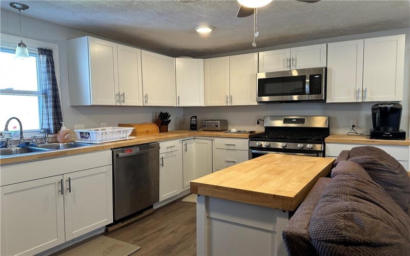 15 Indiana Avenue, Avonmore, 15618, 2 Bedrooms Bedrooms, 6 Rooms Rooms,1 BathroomBathrooms,Residential,For Sale,Indiana Avenue,1691261