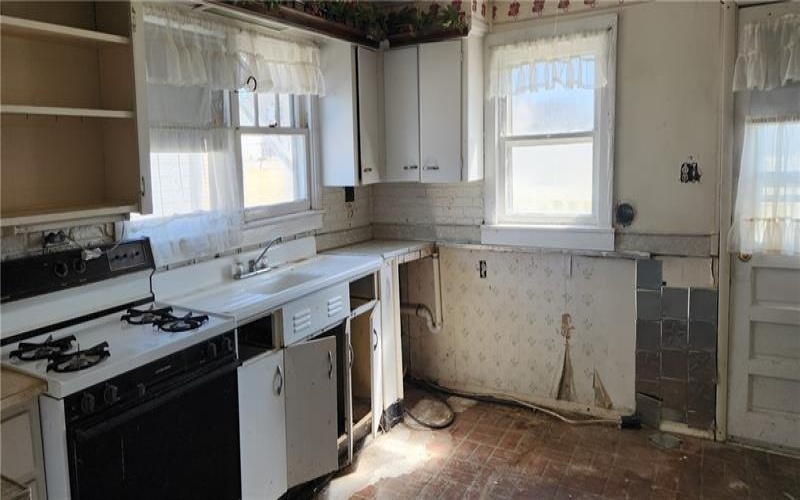 103 Greene St, Carmichaels, 15320, ,Multi-unit,For Sale,Greene St,1691353