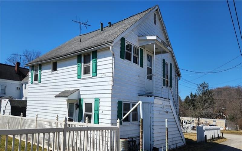 103 Greene St, Carmichaels, 15320, ,Multi-unit,For Sale,Greene St,1691353