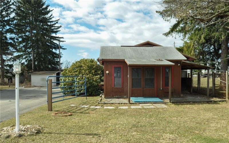 440 Center Ave., New Stanton, 15672, 3 Bedrooms Bedrooms, 10 Rooms Rooms,3 BathroomsBathrooms,Residential,For Sale,Center Ave.,1691082