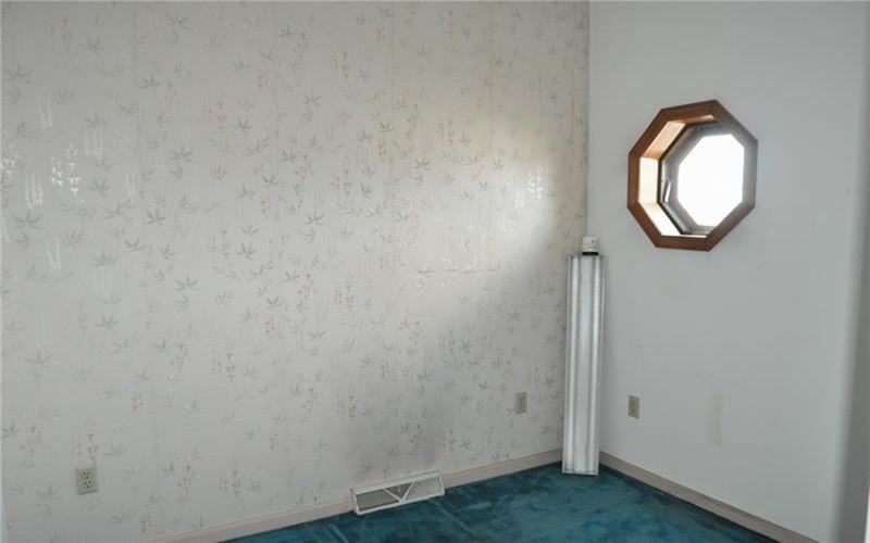 440 Center Ave., New Stanton, 15672, 3 Bedrooms Bedrooms, 10 Rooms Rooms,3 BathroomsBathrooms,Residential,For Sale,Center Ave.,1691082