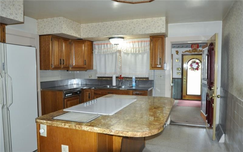 440 Center Ave., New Stanton, 15672, 3 Bedrooms Bedrooms, 10 Rooms Rooms,3 BathroomsBathrooms,Residential,For Sale,Center Ave.,1691082