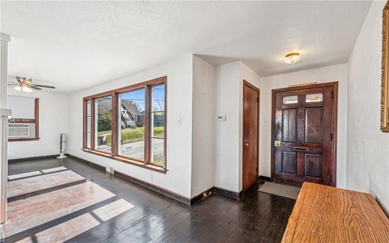 9 Frick Ave, Mount Pleasant, 15666, 3 Bedrooms Bedrooms, 6 Rooms Rooms,2.1 BathroomsBathrooms,Residential,For Sale,Frick Ave,1691319