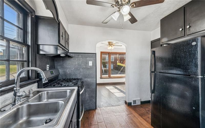 9 Frick Ave, Mount Pleasant, 15666, 3 Bedrooms Bedrooms, 6 Rooms Rooms,2.1 BathroomsBathrooms,Residential,For Sale,Frick Ave,1691319