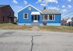 9 Frick Ave, Mount Pleasant, 15666, 3 Bedrooms Bedrooms, 6 Rooms Rooms,2.1 BathroomsBathrooms,Residential,For Sale,Frick Ave,1691319