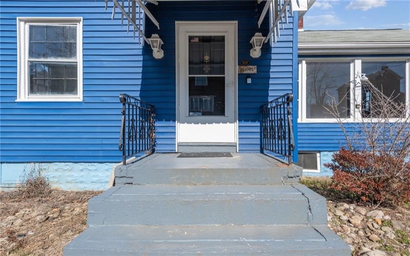 9 Frick Ave, Mount Pleasant, 15666, 3 Bedrooms Bedrooms, 6 Rooms Rooms,2.1 BathroomsBathrooms,Residential,For Sale,Frick Ave,1691319