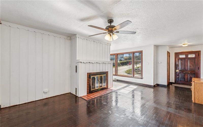9 Frick Ave, Mount Pleasant, 15666, 3 Bedrooms Bedrooms, 6 Rooms Rooms,2.1 BathroomsBathrooms,Residential,For Sale,Frick Ave,1691319