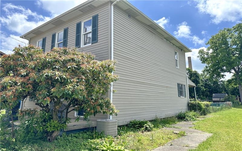 121 Irving Avenue, Latrobe, 15650, 4 Bedrooms Bedrooms, 7 Rooms Rooms,1 BathroomBathrooms,Residential,For Sale,Irving Avenue,1691417