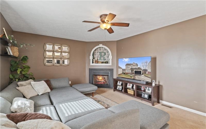 142 Stratford Ct, New Stanton, 15672, 4 Bedrooms Bedrooms, 9 Rooms Rooms,2.1 BathroomsBathrooms,Residential,For Sale,Stratford Ct,1691512