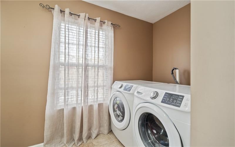 142 Stratford Ct, New Stanton, 15672, 4 Bedrooms Bedrooms, 9 Rooms Rooms,2.1 BathroomsBathrooms,Residential,For Sale,Stratford Ct,1691512