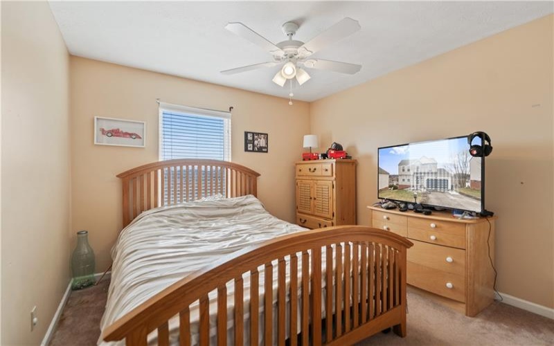 142 Stratford Ct, New Stanton, 15672, 4 Bedrooms Bedrooms, 9 Rooms Rooms,2.1 BathroomsBathrooms,Residential,For Sale,Stratford Ct,1691512
