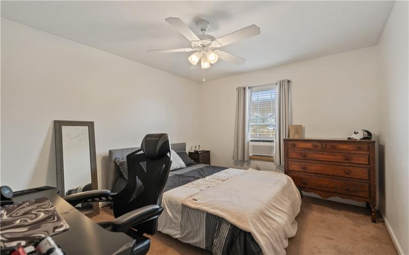 142 Stratford Ct, New Stanton, 15672, 4 Bedrooms Bedrooms, 9 Rooms Rooms,2.1 BathroomsBathrooms,Residential,For Sale,Stratford Ct,1691512