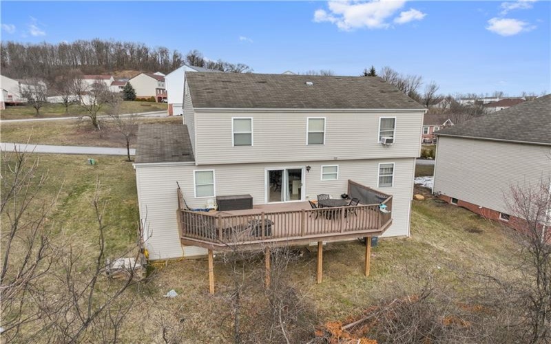 142 Stratford Ct, New Stanton, 15672, 4 Bedrooms Bedrooms, 9 Rooms Rooms,2.1 BathroomsBathrooms,Residential,For Sale,Stratford Ct,1691512