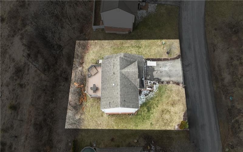 142 Stratford Ct, New Stanton, 15672, 4 Bedrooms Bedrooms, 9 Rooms Rooms,2.1 BathroomsBathrooms,Residential,For Sale,Stratford Ct,1691512