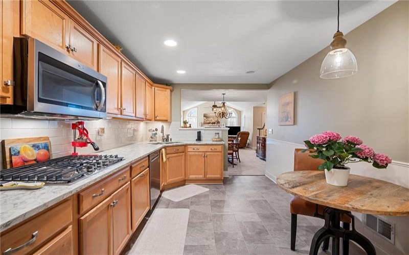 5003 Whispering Pines, 15668, 15668, 2 Bedrooms Bedrooms, 10 Rooms Rooms,2.1 BathroomsBathrooms,Residential,For Sale,Whispering Pines,1691334