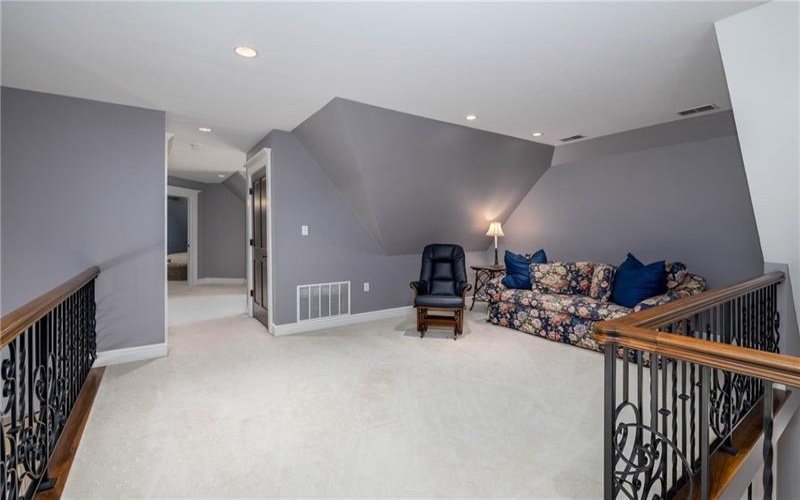 29 Virginia Ln, Canonsburg, 15317, 4 Bedrooms Bedrooms, 14 Rooms Rooms,3.2 BathroomsBathrooms,Residential,For Sale,Virginia Ln,1691639