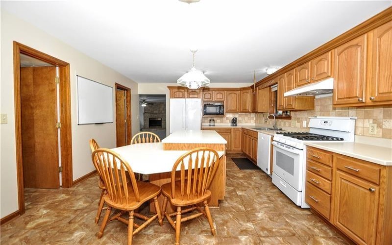 137 Vine Street, Canonsburg, 15317, 3 Bedrooms Bedrooms, 8 Rooms Rooms,2 BathroomsBathrooms,Residential,For Sale,Vine Street,1684286