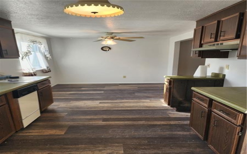 205 White Oak St, Delmont, 15626, 4 Bedrooms Bedrooms, 8 Rooms Rooms,2 BathroomsBathrooms,Residential,For Sale,White Oak St,1691744