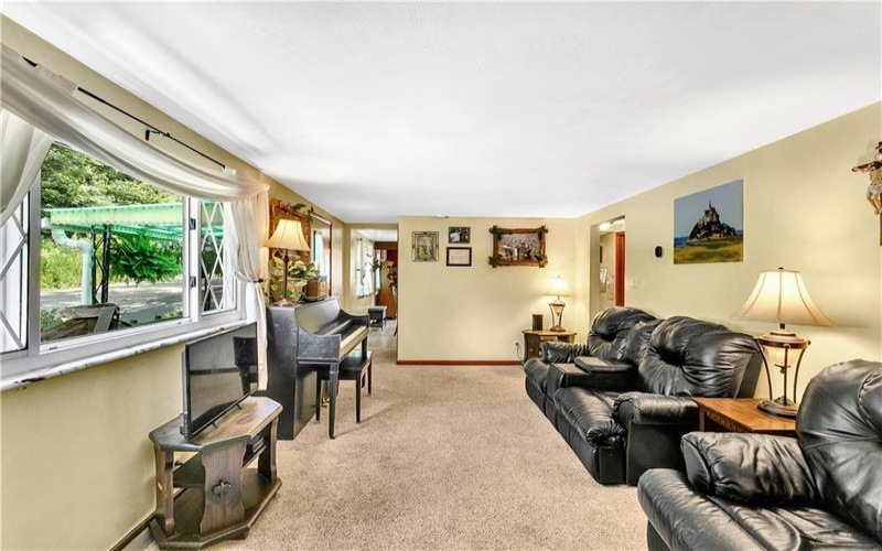 474 Exton Lake Rd, Apollo, 15613, 3 Bedrooms Bedrooms, 9 Rooms Rooms,1.1 BathroomsBathrooms,Residential,For Sale,Exton Lake Rd,1691201