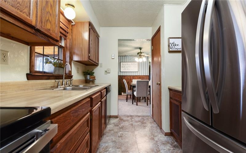 244 Parkwood Cir, Canonsburg, 15317, 4 Bedrooms Bedrooms, 10 Rooms Rooms,2 BathroomsBathrooms,Residential,For Sale,Parkwood Cir,1691962