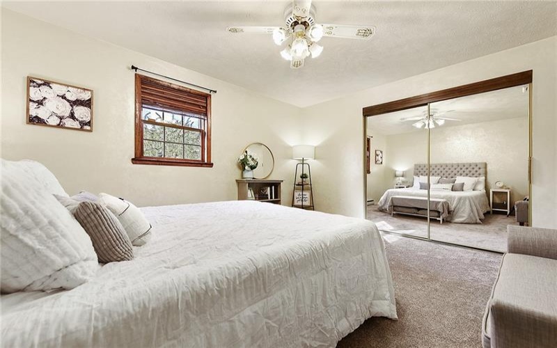 244 Parkwood Cir, Canonsburg, 15317, 4 Bedrooms Bedrooms, 10 Rooms Rooms,2 BathroomsBathrooms,Residential,For Sale,Parkwood Cir,1691962