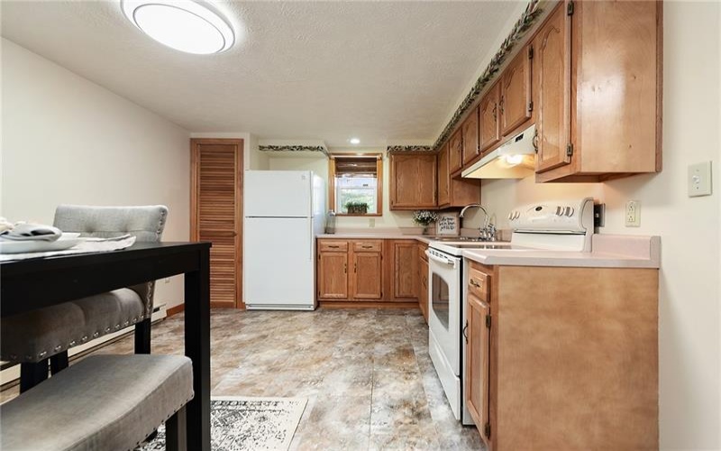 244 Parkwood Cir, Canonsburg, 15317, 4 Bedrooms Bedrooms, 10 Rooms Rooms,2 BathroomsBathrooms,Residential,For Sale,Parkwood Cir,1691962