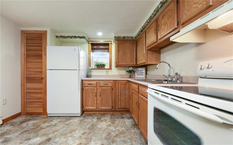 244 Parkwood Cir, Canonsburg, 15317, 4 Bedrooms Bedrooms, 10 Rooms Rooms,2 BathroomsBathrooms,Residential,For Sale,Parkwood Cir,1691962