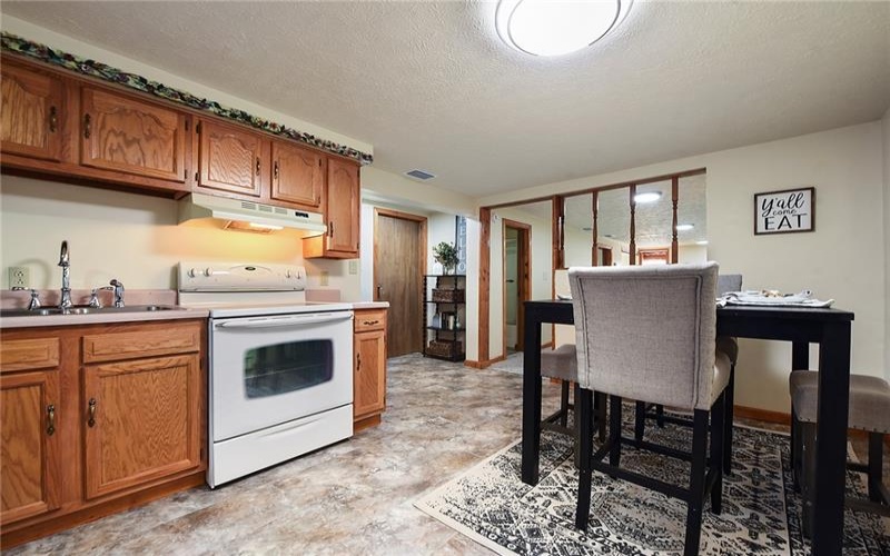 244 Parkwood Cir, Canonsburg, 15317, 4 Bedrooms Bedrooms, 10 Rooms Rooms,2 BathroomsBathrooms,Residential,For Sale,Parkwood Cir,1691962
