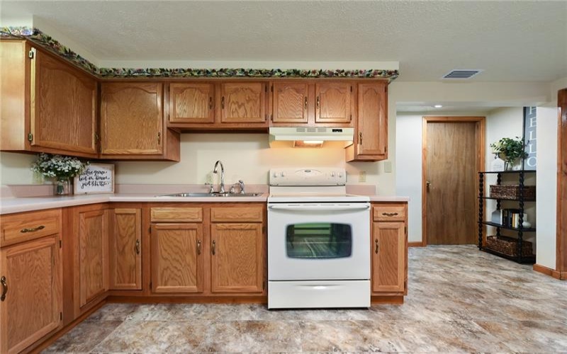244 Parkwood Cir, Canonsburg, 15317, 4 Bedrooms Bedrooms, 10 Rooms Rooms,2 BathroomsBathrooms,Residential,For Sale,Parkwood Cir,1691962