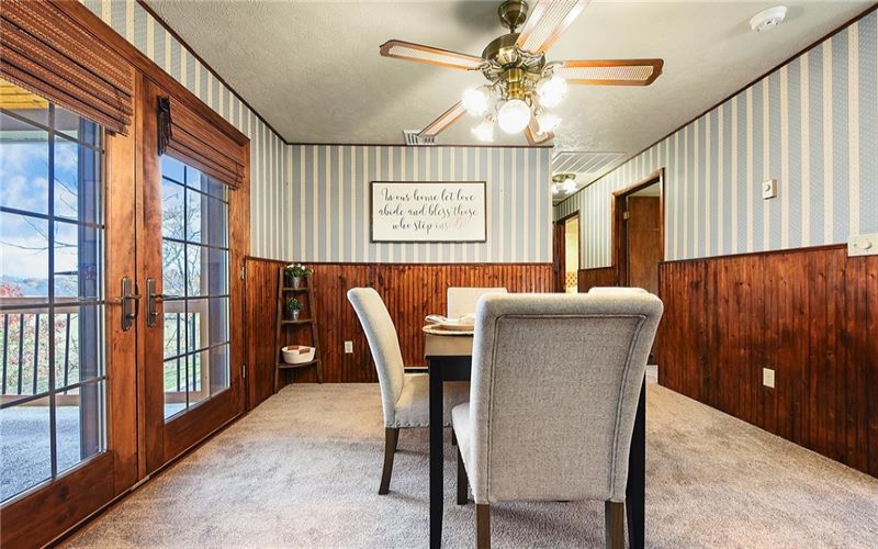 244 Parkwood Cir, Canonsburg, 15317, 4 Bedrooms Bedrooms, 10 Rooms Rooms,2 BathroomsBathrooms,Residential,For Sale,Parkwood Cir,1691962