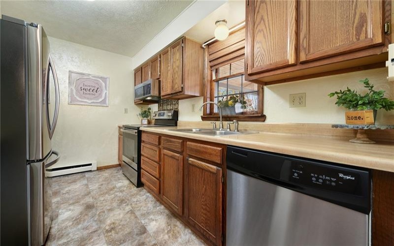244 Parkwood Cir, Canonsburg, 15317, 4 Bedrooms Bedrooms, 10 Rooms Rooms,2 BathroomsBathrooms,Residential,For Sale,Parkwood Cir,1691962