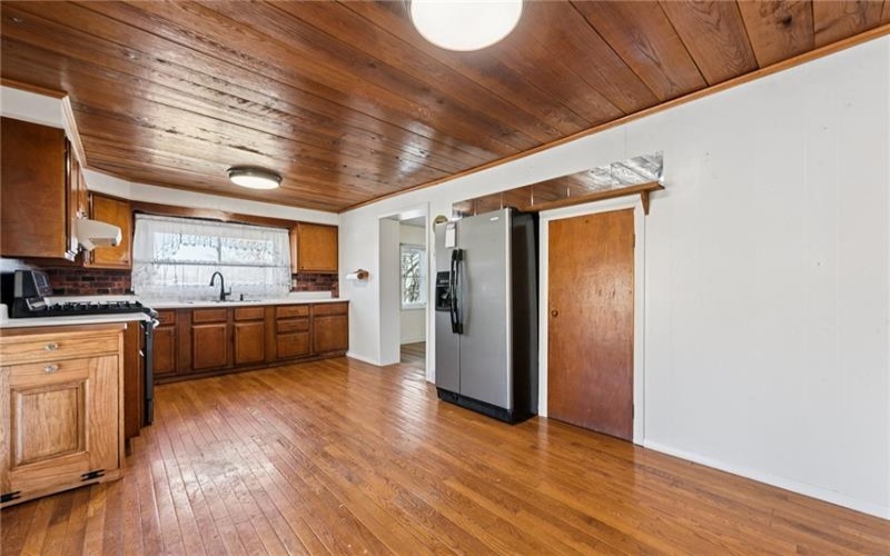 3323 STATE ROUTE 2011, SCENERY HILL, 15360, 3 Bedrooms Bedrooms, 8 Rooms Rooms,1.1 BathroomsBathrooms,Residential,For Sale,STATE ROUTE 2011,1691706