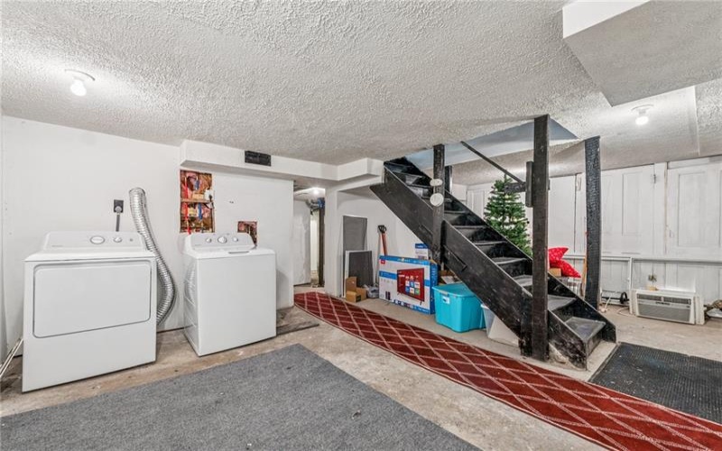 1032 Highland Ave, Greensburg, 15601, 5 Bedrooms Bedrooms, 11 Rooms Rooms,2 BathroomsBathrooms,Residential,For Sale,Highland Ave,1691998