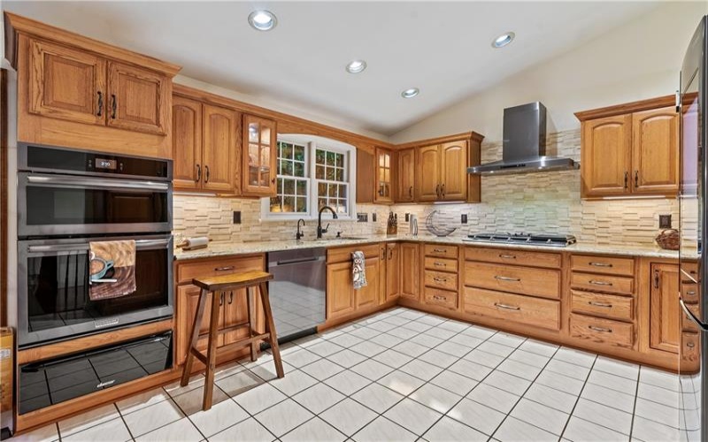 4948 Simmons Circle, Export, 15632, 4 Bedrooms Bedrooms, 10 Rooms Rooms,3 BathroomsBathrooms,Residential,For Sale,Simmons Circle,1680425