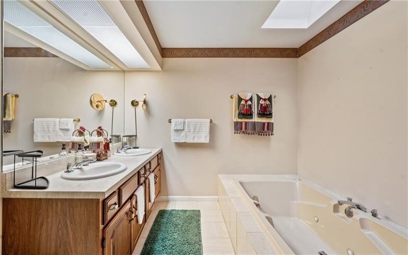4948 Simmons Circle, Export, 15632, 4 Bedrooms Bedrooms, 10 Rooms Rooms,3 BathroomsBathrooms,Residential,For Sale,Simmons Circle,1680425