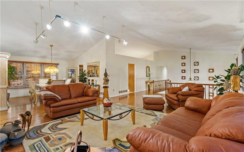 4948 Simmons Circle, Export, 15632, 4 Bedrooms Bedrooms, 10 Rooms Rooms,3 BathroomsBathrooms,Residential,For Sale,Simmons Circle,1680425
