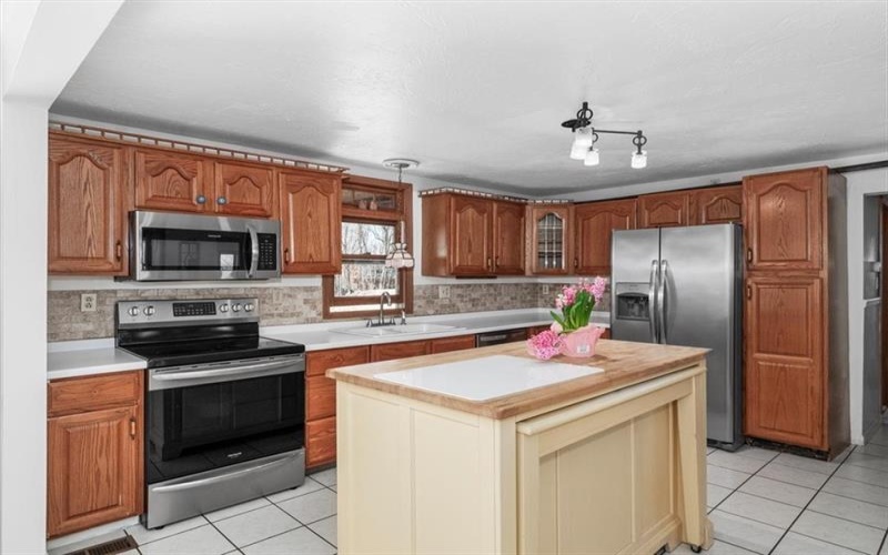 29 Profio Road, McDonald, 15057, 3 Bedrooms Bedrooms, 9 Rooms Rooms,2 BathroomsBathrooms,Residential,For Sale,Profio Road,1692020