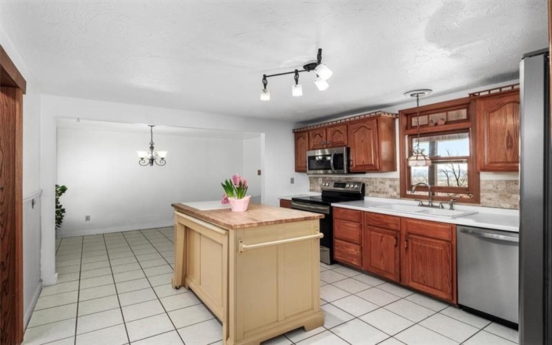 29 Profio Road, McDonald, 15057, 3 Bedrooms Bedrooms, 9 Rooms Rooms,2 BathroomsBathrooms,Residential,For Sale,Profio Road,1692020