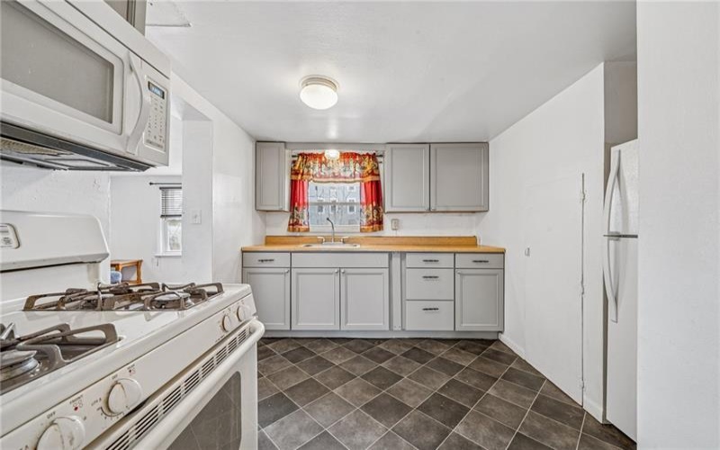 220 GLENN AVENUE, Canonsburg, 15317, ,Multi-unit,For Sale,GLENN AVENUE,1692154