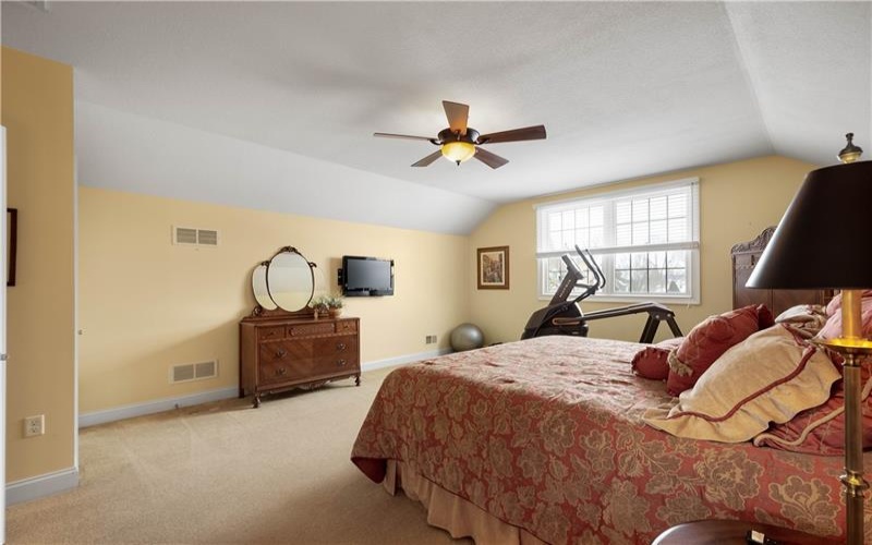 219 Fuji Dr, Canonsburg, 15317, 3 Bedrooms Bedrooms, 8 Rooms Rooms,3 BathroomsBathrooms,Residential,For Sale,Fuji Dr,1689382
