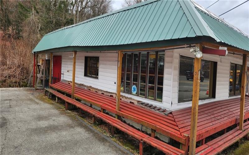 1008 Route 130 Harrison Ave, Jeannette, 15644, ,Commercial-industrial-business,For Sale,Route 130 Harrison Ave,1692242