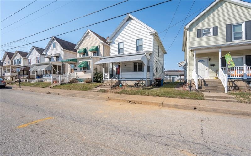 38 2nd Ave, Latrobe, 15650, 3 Bedrooms Bedrooms, ,1 BathroomBathrooms,Residential,For Sale,2nd Ave,1692261