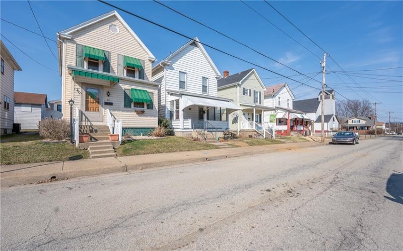 38 2nd Ave, Latrobe, 15650, 3 Bedrooms Bedrooms, ,1 BathroomBathrooms,Residential,For Sale,2nd Ave,1692261