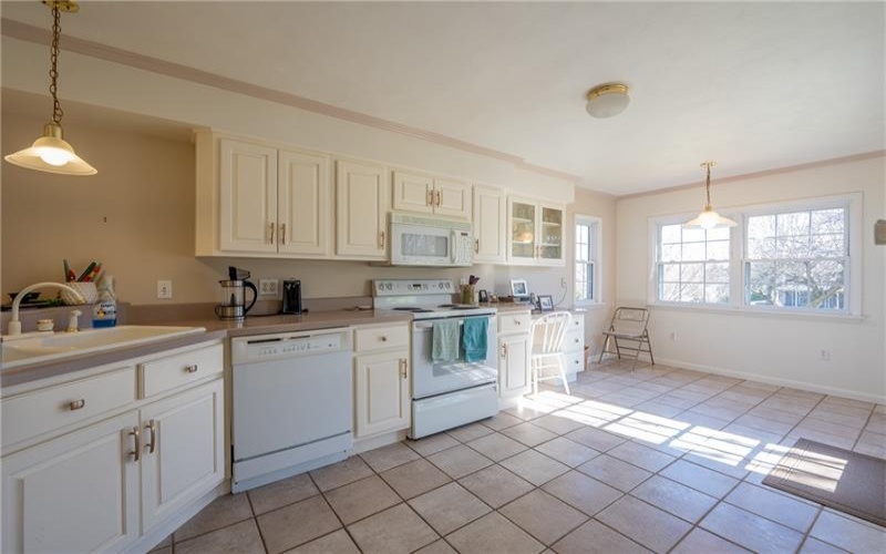 319 1st Ave, Latrobe, 15650, 4 Bedrooms Bedrooms, 9 Rooms Rooms,2 BathroomsBathrooms,Residential,For Sale,1st Ave,1692316
