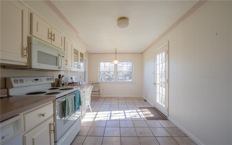 319 1st Ave, Latrobe, 15650, 4 Bedrooms Bedrooms, 9 Rooms Rooms,2 BathroomsBathrooms,Residential,For Sale,1st Ave,1692316