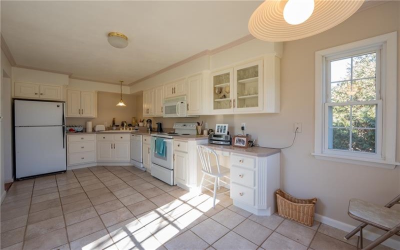 319 1st Ave, Latrobe, 15650, 4 Bedrooms Bedrooms, 9 Rooms Rooms,2 BathroomsBathrooms,Residential,For Sale,1st Ave,1692316