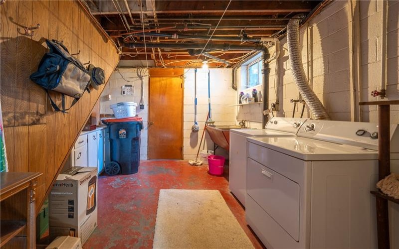 319 1st Ave, Latrobe, 15650, 4 Bedrooms Bedrooms, 9 Rooms Rooms,2 BathroomsBathrooms,Residential,For Sale,1st Ave,1692316
