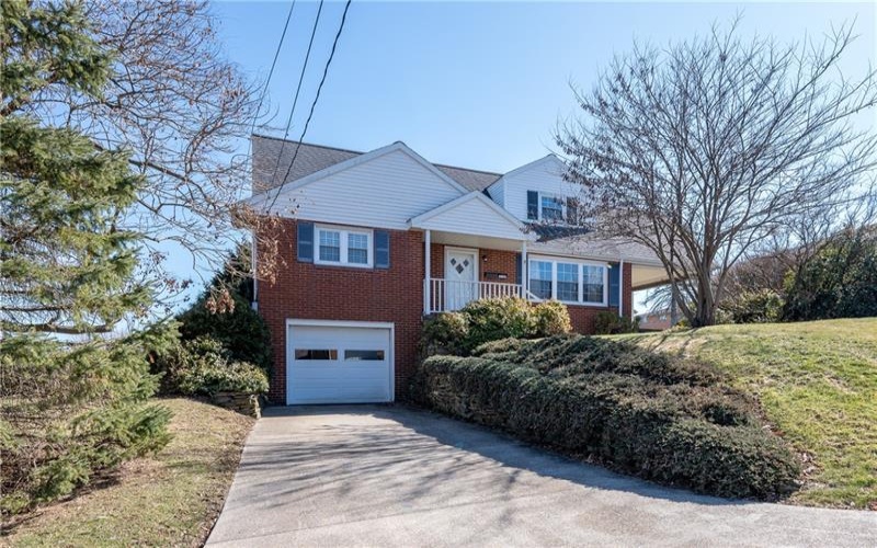 319 1st Ave, Latrobe, 15650, 4 Bedrooms Bedrooms, 9 Rooms Rooms,2 BathroomsBathrooms,Residential,For Sale,1st Ave,1692316